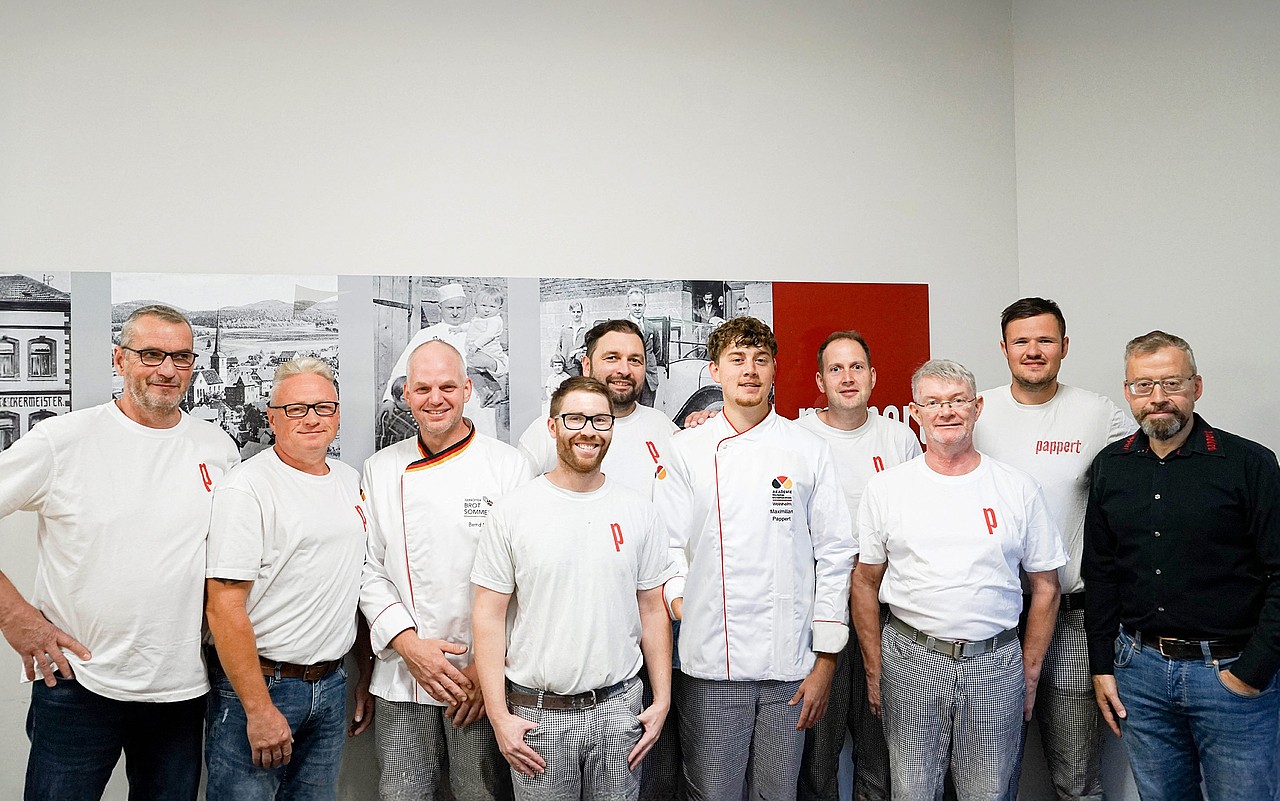 Abbildung zeigt Bäckermeister aus der Backstube der Bäckerei Pappert aus Eichenzell.